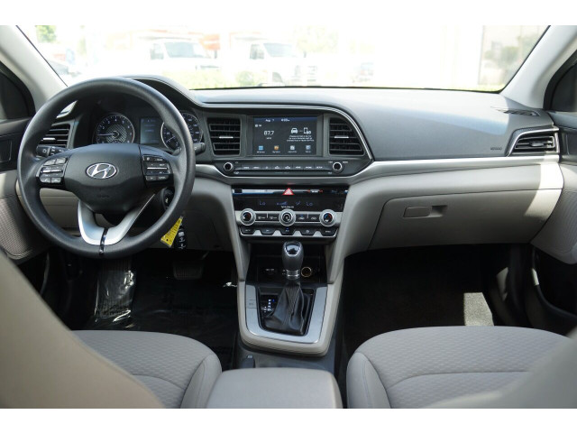 2020 Hyundai Elantra Limited Sedan - 10327M - Image 26