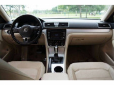 2013 Volkswagen Passat SE 6A w/ Sunroof Sedan -  - Thumbnail 5