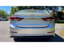 2017 Hyundai Elantra SE 6A (US) Sedan -  - Thumbnail 3