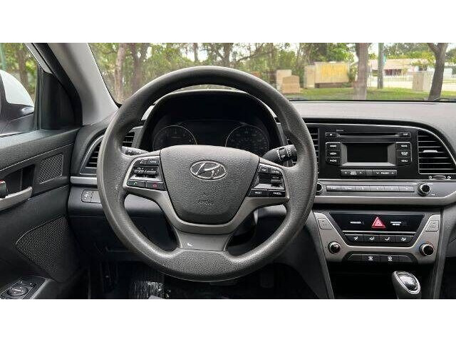 2018 Hyundai Elantra SE 6A (US) Sedan -  - Image 6