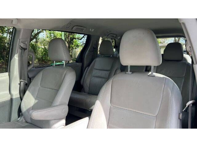 2019 Toyota Sienna Limited Premium 7 Passenger Minivan -  - Image 10