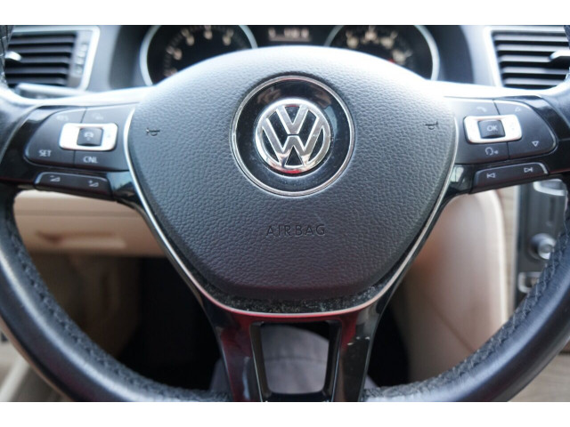 2018 Volkswagen Passat 2.0T SE Sedan - 028858 - Image 28