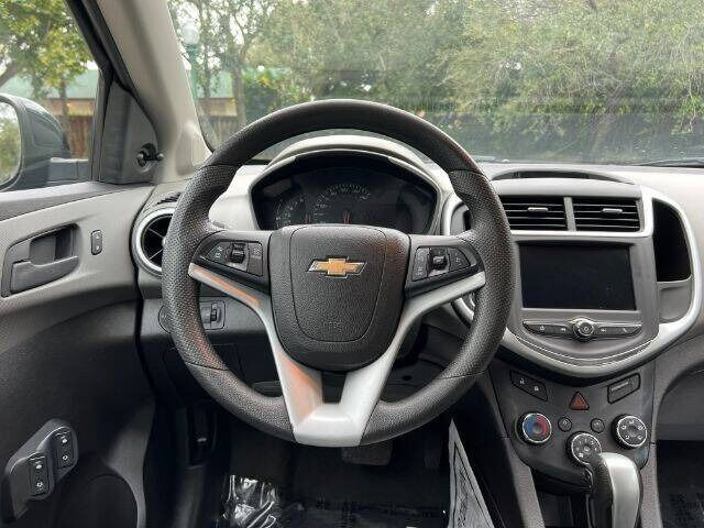 2020 Chevrolet Sonic LT w/1FL Hatchback -  - Image 7