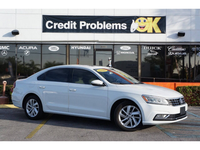 2018 Volkswagen Passat 2.0T SE Sedan - 028858H - Image 1