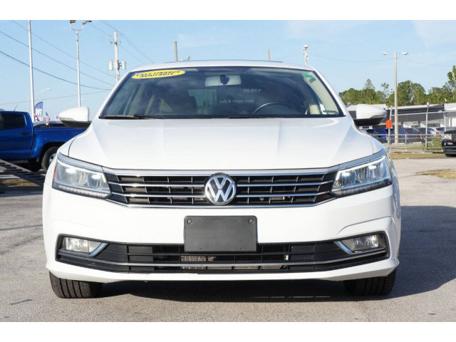 2018 Volkswagen Passat 2.0T SE Sedan - 028858H - Image 2