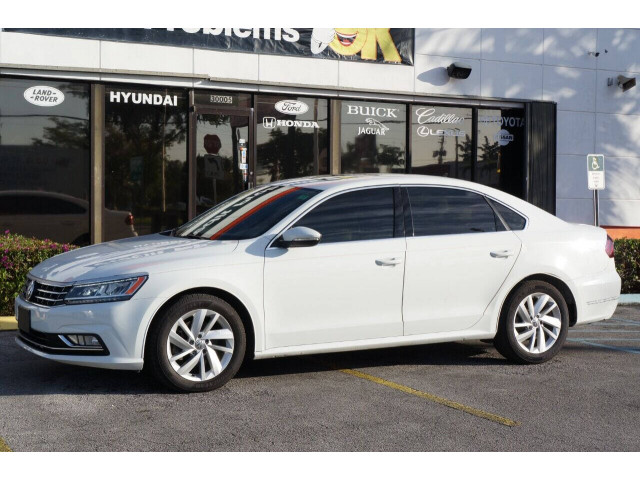 2018 Volkswagen Passat 2.0T SE Sedan - 028858H - Image 3