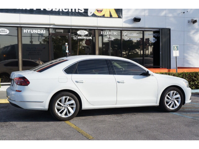 2018 Volkswagen Passat 2.0T SE Sedan - 028858H - Image 7