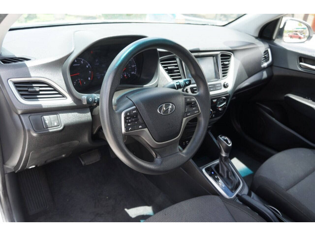 2019 Hyundai Accent SE 6A Sedan - H088083 - Image 15