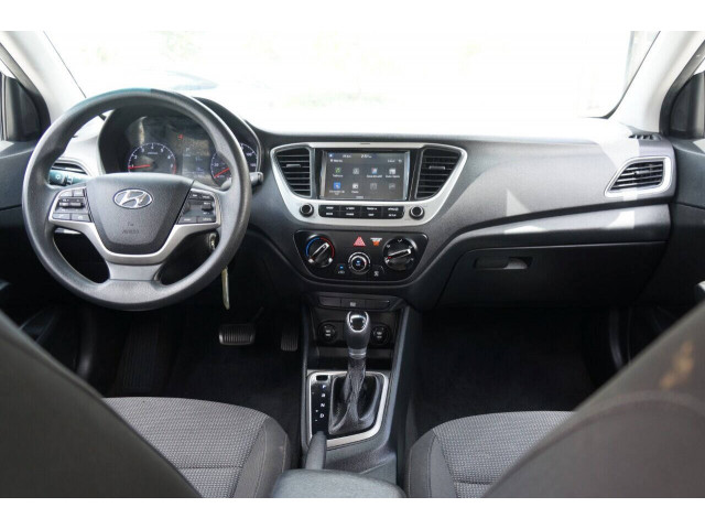 2019 Hyundai Accent SE 6A Sedan - H088083 - Image 22