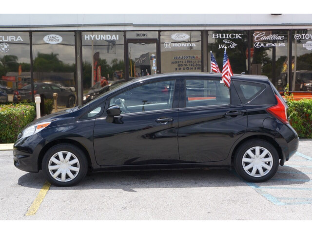 2016 Nissan Versa Note S Hatchback - H374613 - Image 4