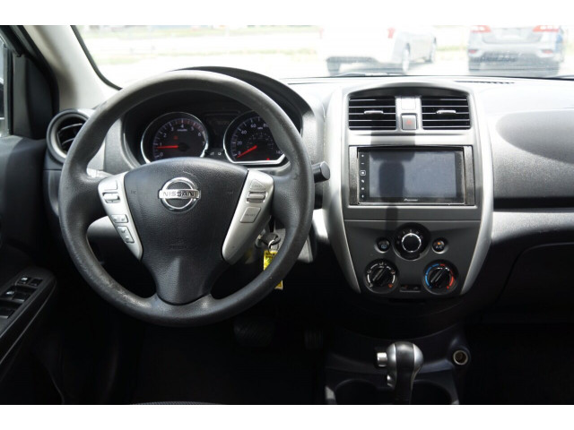 2018 Nissan Versa SV Sedan - H823560 - Image 24