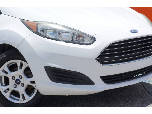 2017 Ford Fiesta SE Sedan - H145936 - Image 9