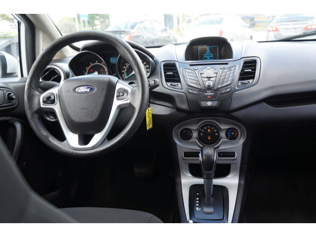 2017 Ford Fiesta SE Sedan - H145936 - Image 24