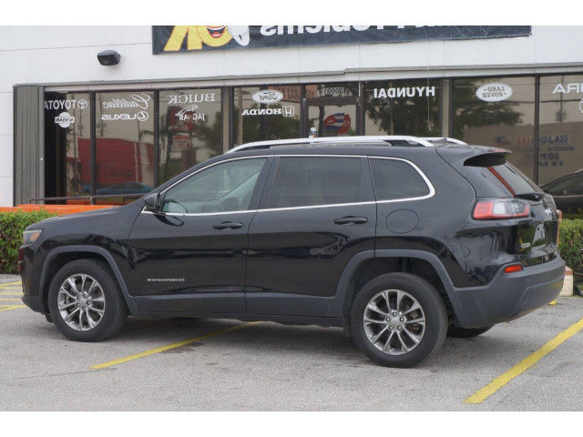 2019 Jeep Cherokee Latitude Plus SUV - 403840H - Image 4