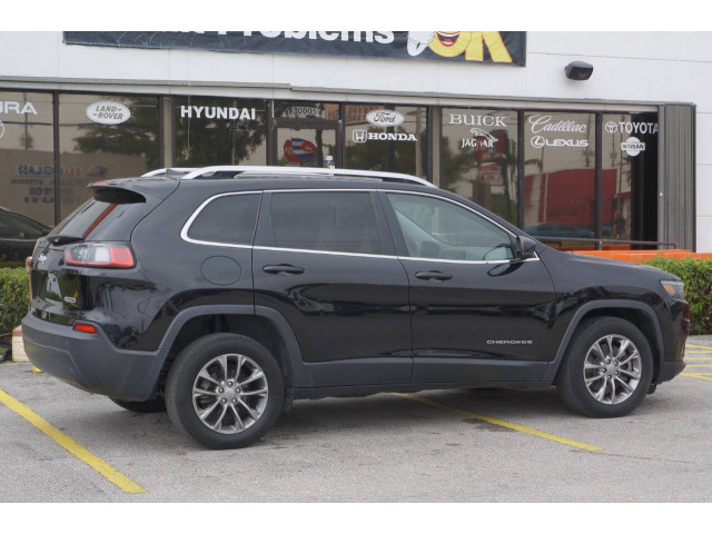 2019 Jeep Cherokee Latitude Plus SUV - 403840H - Image 6