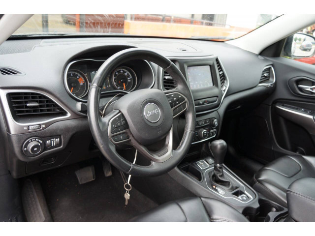 2019 Jeep Cherokee Latitude Plus SUV - 403840H - Image 16