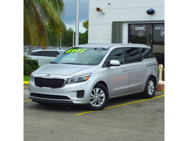 2017 Kia Sedona LX Minivan - 265018 - Image 3