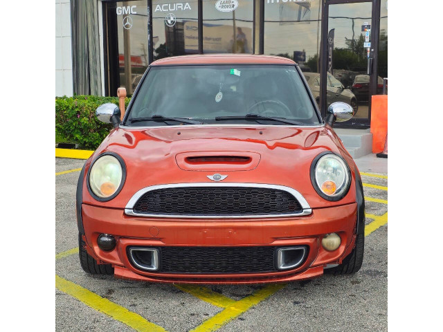 2011 MINI Cooper S Hatchback - Y14152 - Image 2