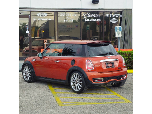 2011 MINI Cooper S Hatchback - Y14152 - Image 4