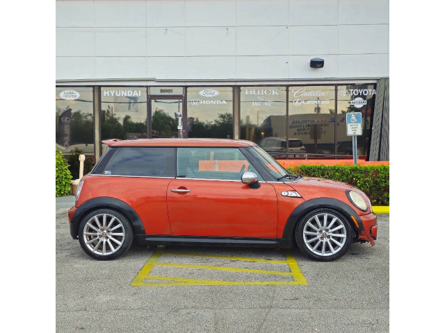 2011 MINI Cooper S Hatchback - Y14152 - Image 7