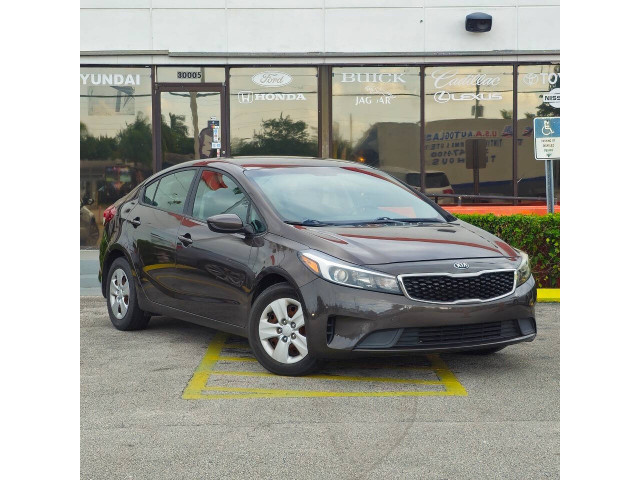 2017 Kia Forte LX 6A Sedan - 063470 - Image 1