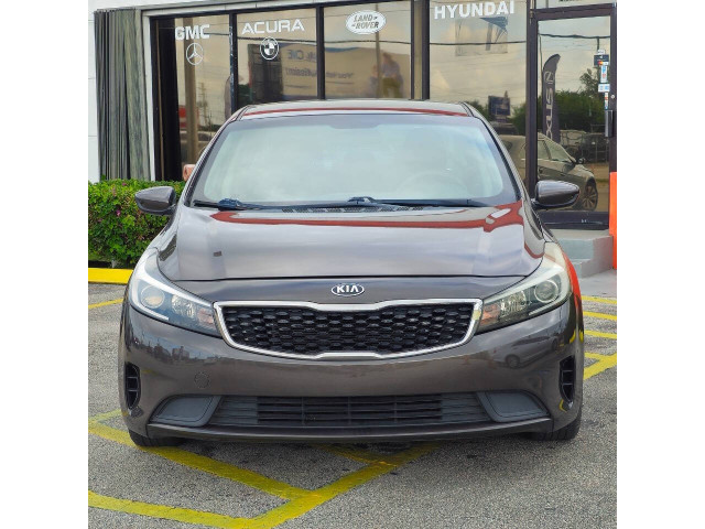 2017 Kia Forte LX 6A Sedan - 063470 - Image 2