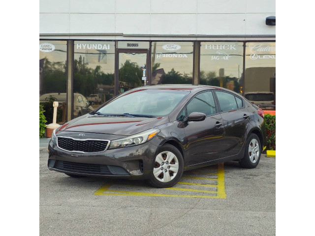 2017 Kia Forte LX 6A Sedan - 063470 - Image 3