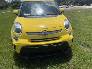 2017 FIAT 500L Trekking Hatchback - 040197 - Image 1