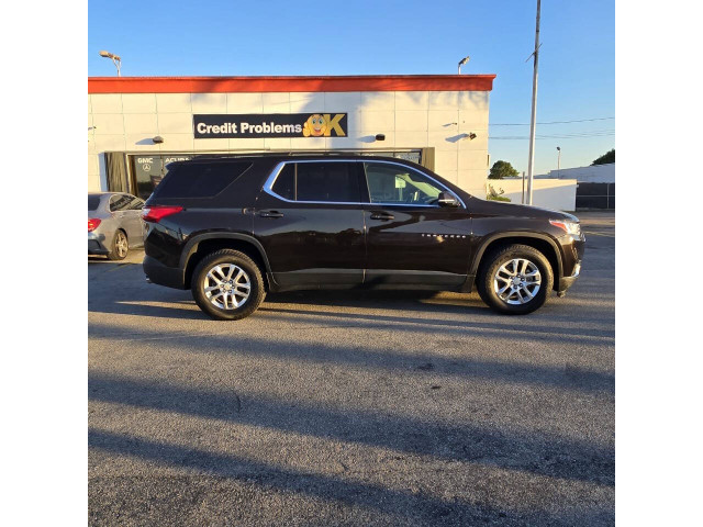 2019 Chevrolet Traverse LT Cloth w/1LT SUV - 172039 - Image 1